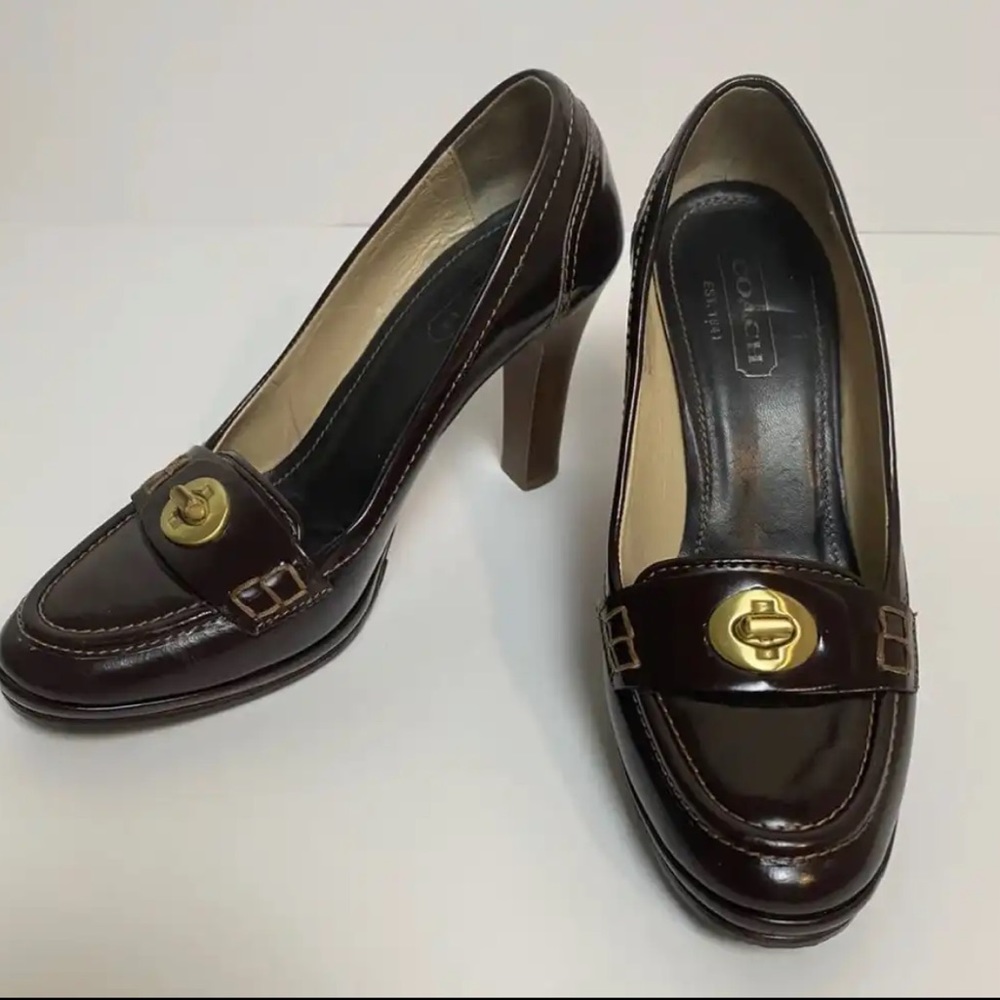 COACH Brown Leather Signature Gold Turnlock Buckle DANNA Heel Pumps Size 6.5